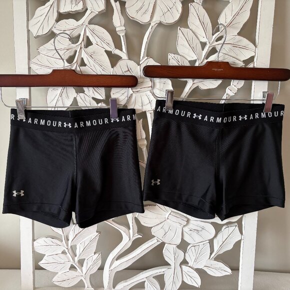 Under Armour Volleyball Shorts - Set of 2 - in Black - Picture 1 of 7